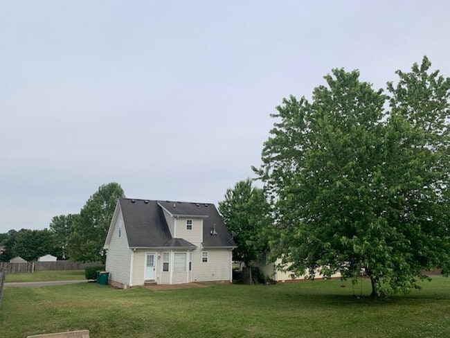 Photo - 2244 Dewey Dr