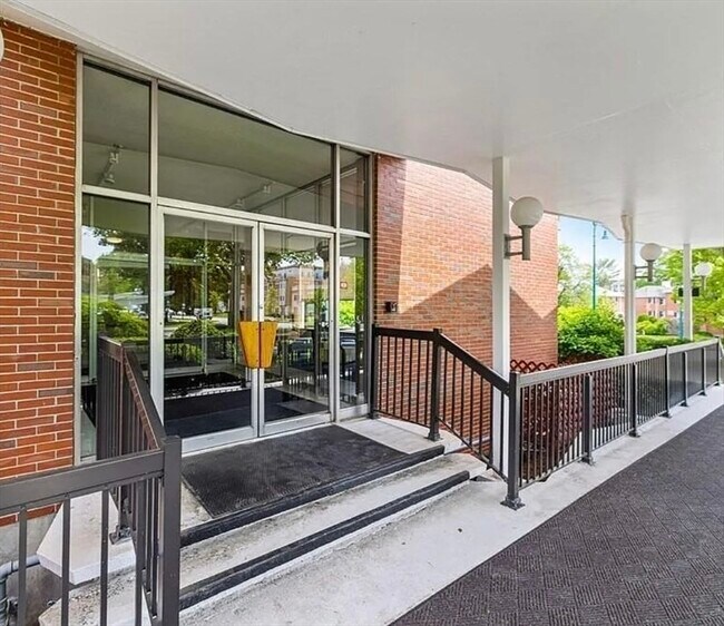 Photo - 20 Hammond Pond Pkwy Unit 305