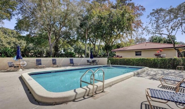 Photo - 9635 NW 4th St Unidad 4D