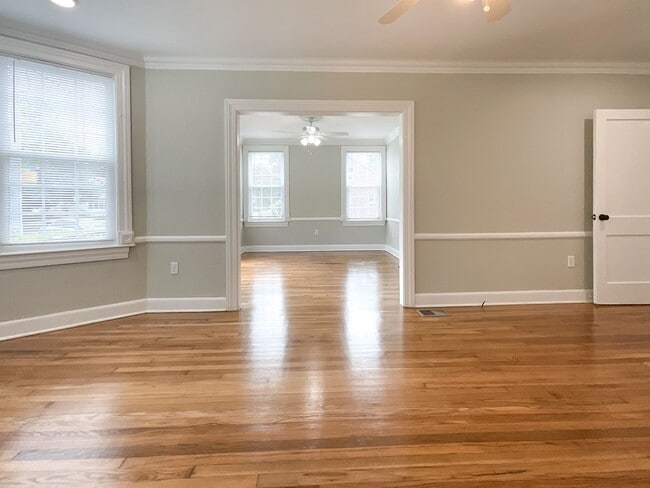 Photo - 735 E 52nd St Unit #2