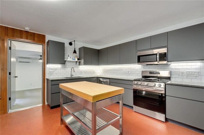 Photo - 4504 Elwood Rd