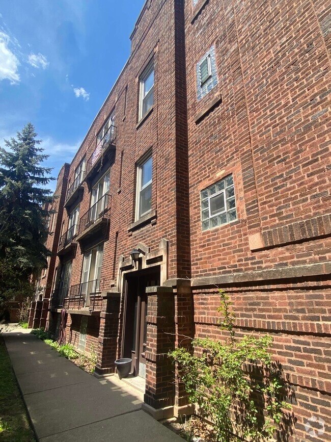 Building Photo - 6334 N Magnolia Ave Unit 2W Rental