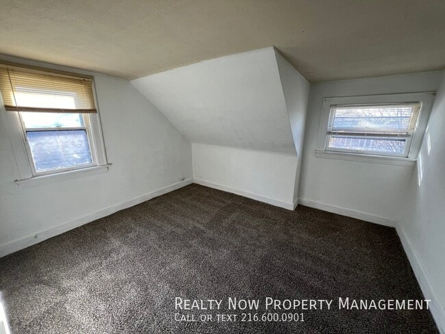 Photo - 1643 Hillcrest Rd Unit 3