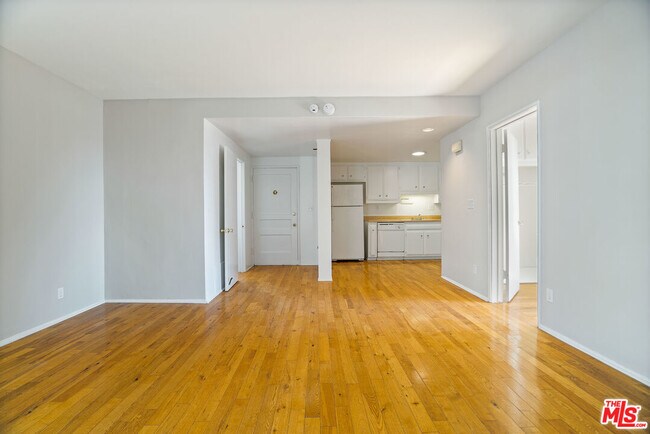 Photo - 1323 N Olive Dr