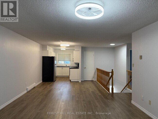 Photo - 31 Laguna Pkwy