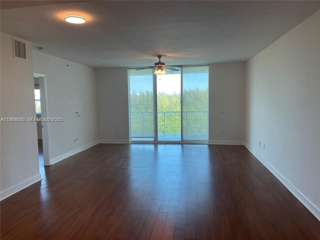 Building Photo - 15051 Royal Oaks Ln Unit 1501