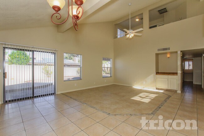 Photo - 7434 W Sierra St