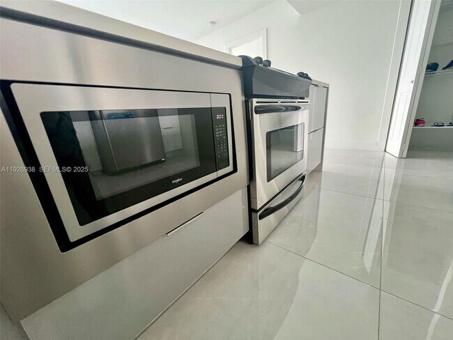 Photo - 11930 N Bayshore Dr Unit 1406