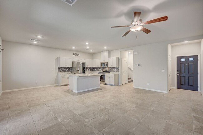 Photo - Spacious 4 Bedroom Home!