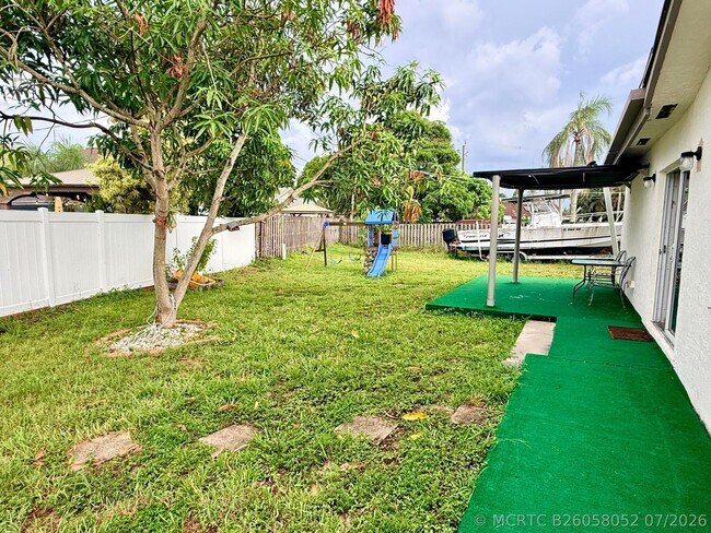 Photo - 180 SW 32nd Terrace