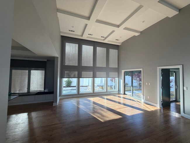 Photo - 1813 Crestline Ct NE