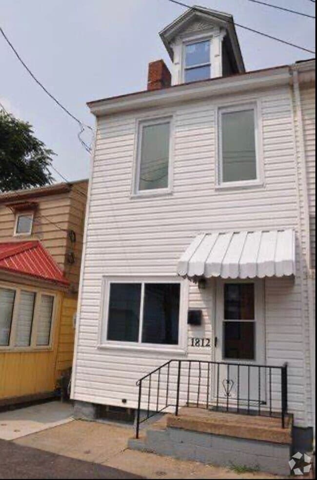 Building Photo - Spacious 3 bedroom, 2 bath home in Sharpsburg