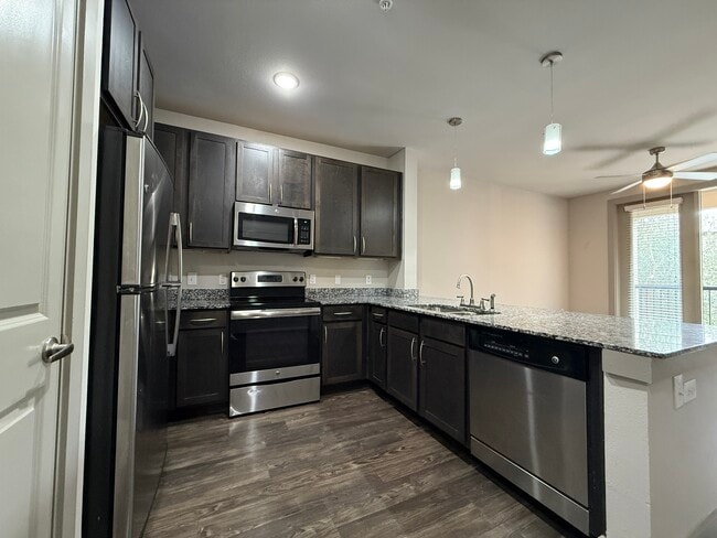 Photo - 1102 Treeta Trl