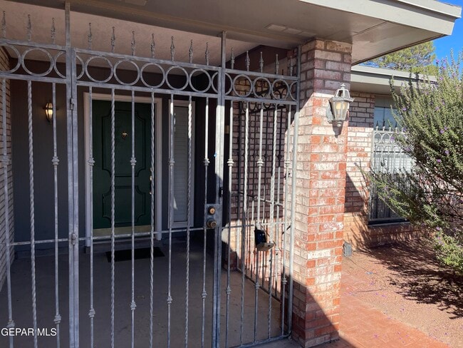 Photo - 1601 Charles Owens Dr