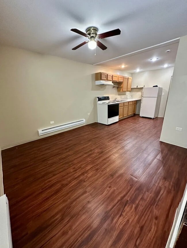 Photo - 690 W Judson St Unit 8