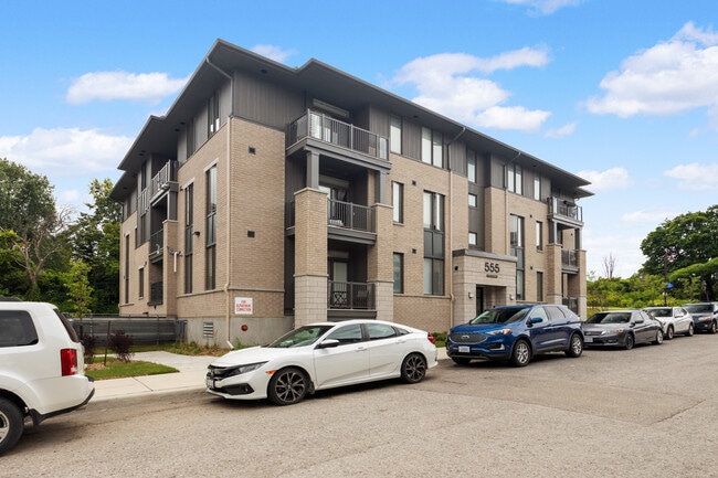 Building Photo - Hillview Apartments