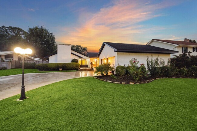 Building Photo - 18618 Point Lookout Dr Rental