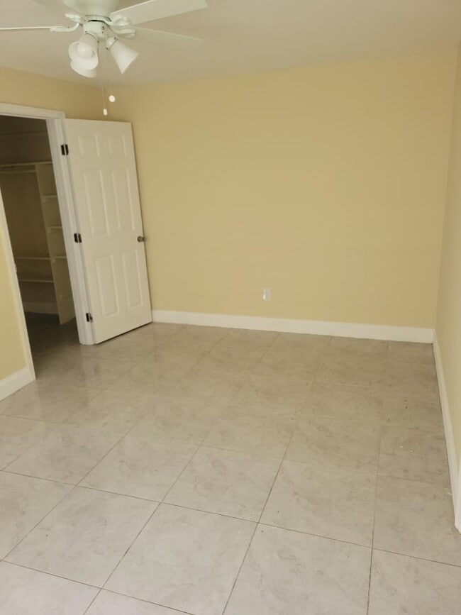 Photo - 5471 Ravenswood Rd