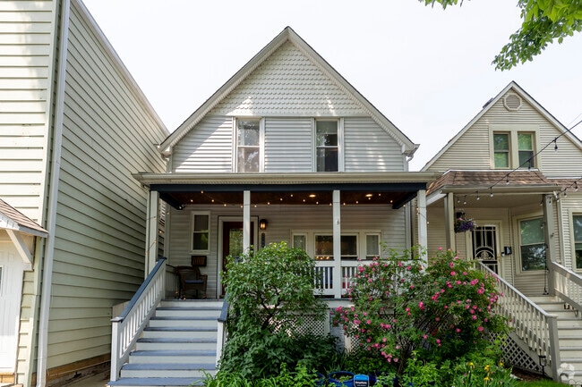 Building Photo - 2156 W Cuyler Ave Rental