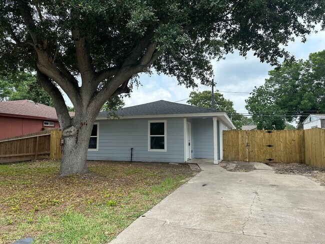 Building Photo - Ready for move in