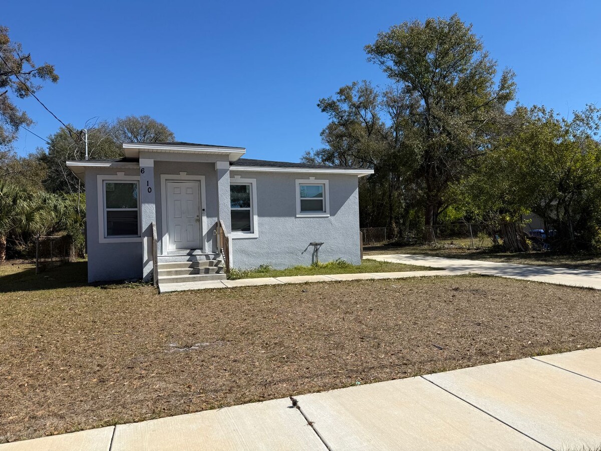 Photo - 3 Bed 2 Bath Home in Tampa!