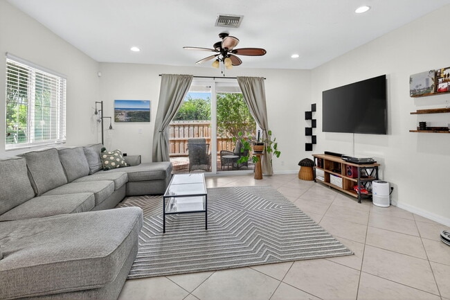 Photo - 2622 Webb Ave