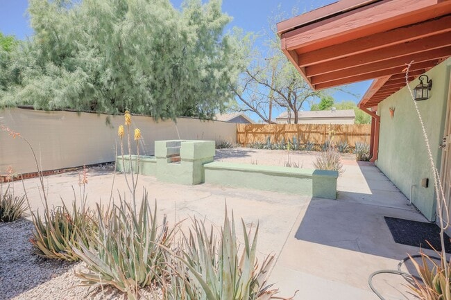 Photo - 1421 N. Louis Ave Unit 3