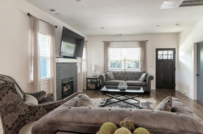 Photo - 3203 Anderson Pl