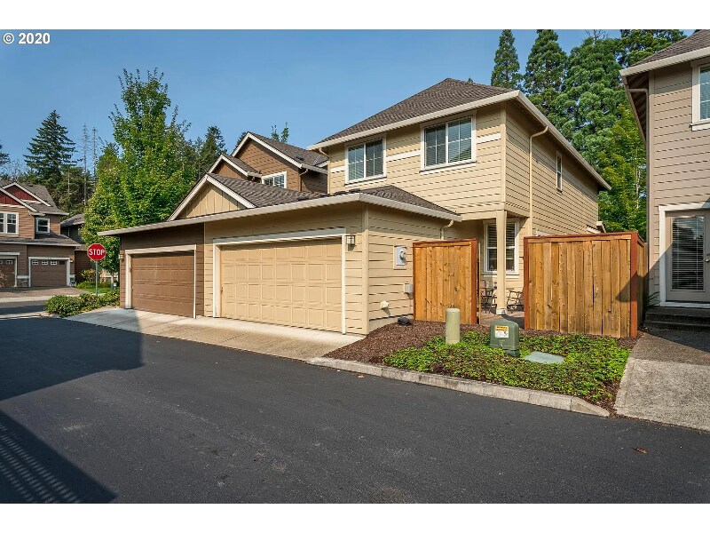 Photo - 10528 NE Gateway St