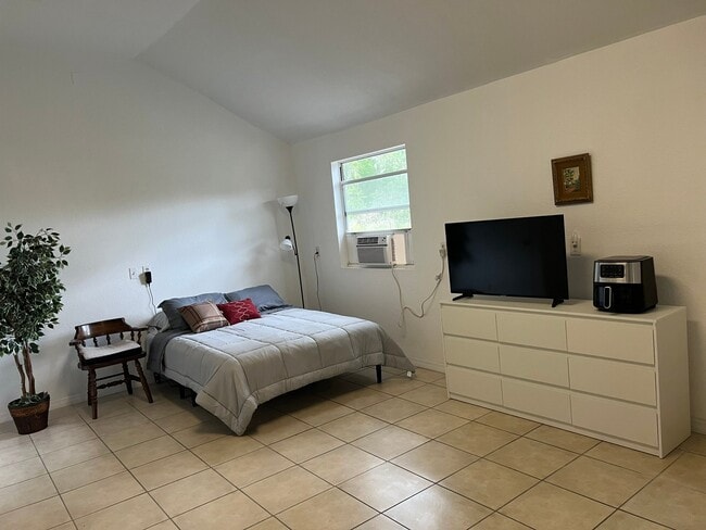 Photo - 2540 Greenwood Dr Unit 2