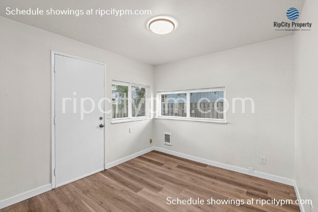 Photo - 424 Division St