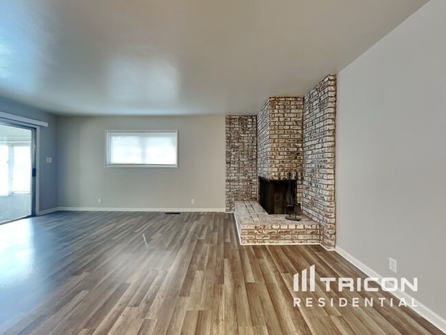 Photo - 2340 Logan Way