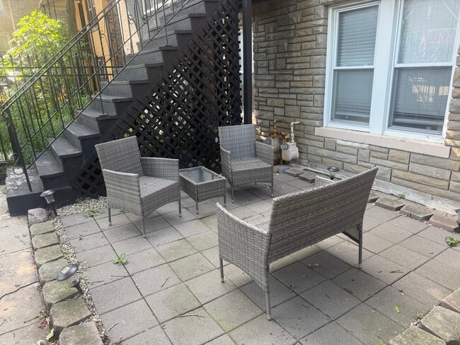 Photo - 2532 W Haddon Ave Unidad 2