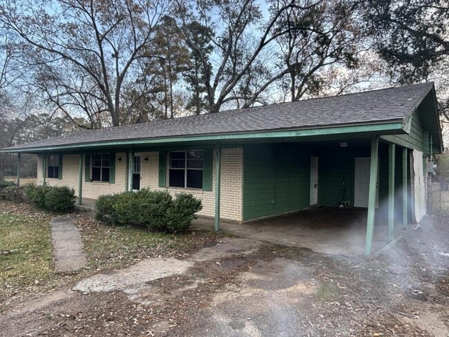 Building Photo - 805 Pershing Ave