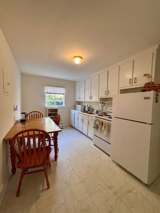 Photo - Prime Location! 2BR Apartment with Parking & Water included!