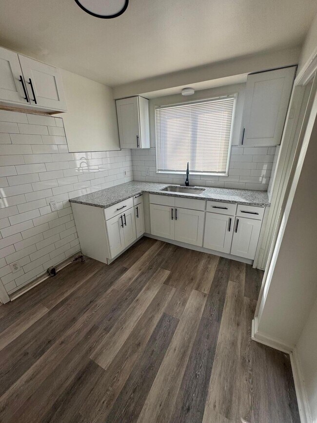 Photo - 18405 Archdale St