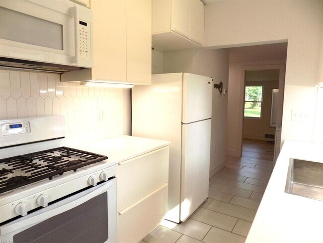 Photo - 1094 Moneta Ave