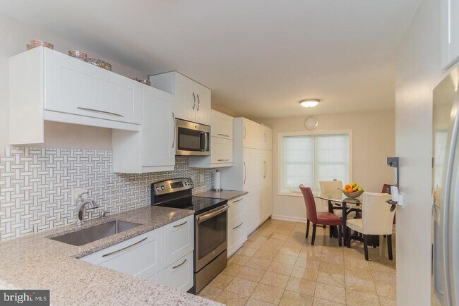 Photo - 7628 Westlake Terrace