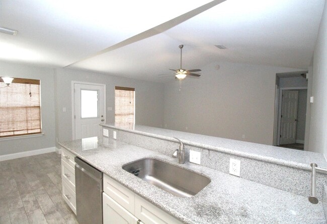 Photo - 388 Mirabelle Dr