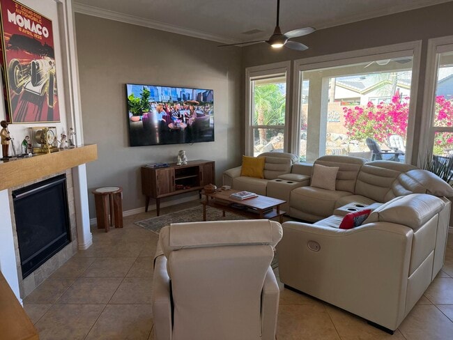 81450 Moonstone Ct