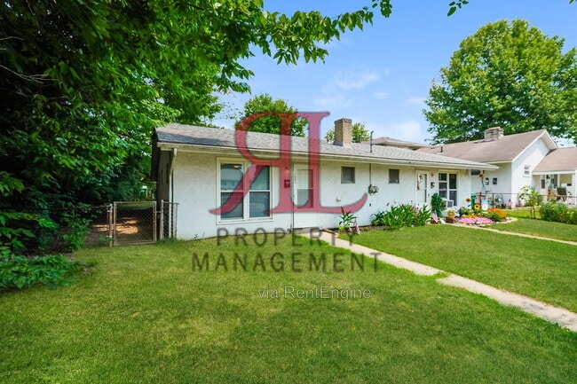 Photo - 1662 Hillcrest Ave
