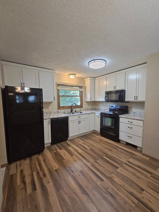 3422 Idlewild Ct