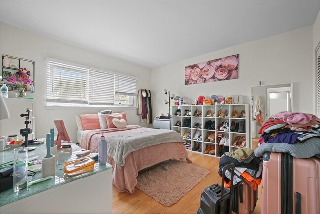 Photo - 8050 Niles Ave