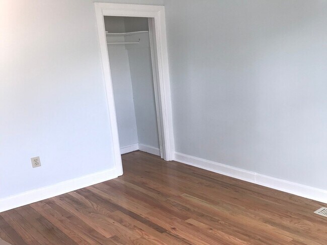 Photo - 820 Oakdale Rd