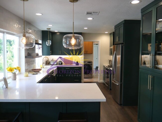 1704 Summerhill Ct