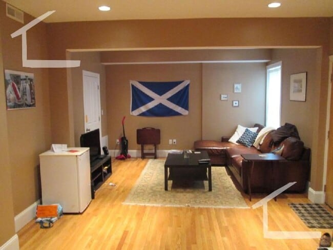 Photo - Modern 4 bed unit with great location in Brookline for 9/1/2026