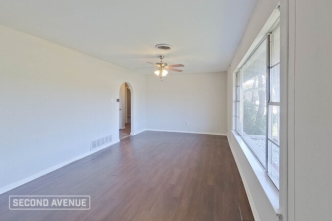 Photo - 2713 S Carrier Pkwy