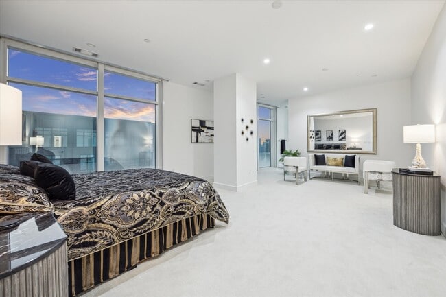 Building Photo - 4521 San Felipe St Unit 2304