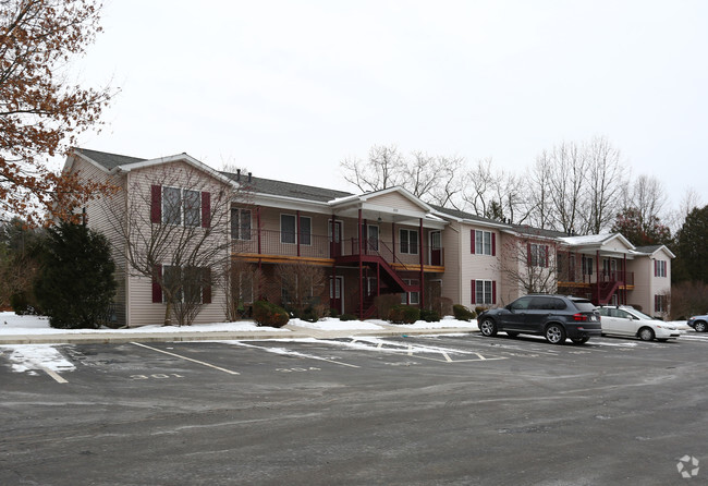 Woods Edge Apartments - Woods Edge Apartments