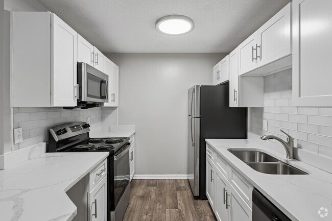 Sycamore 4BR, 2BA - 1,386SF - Kitchen - The Greens at Braelinn
